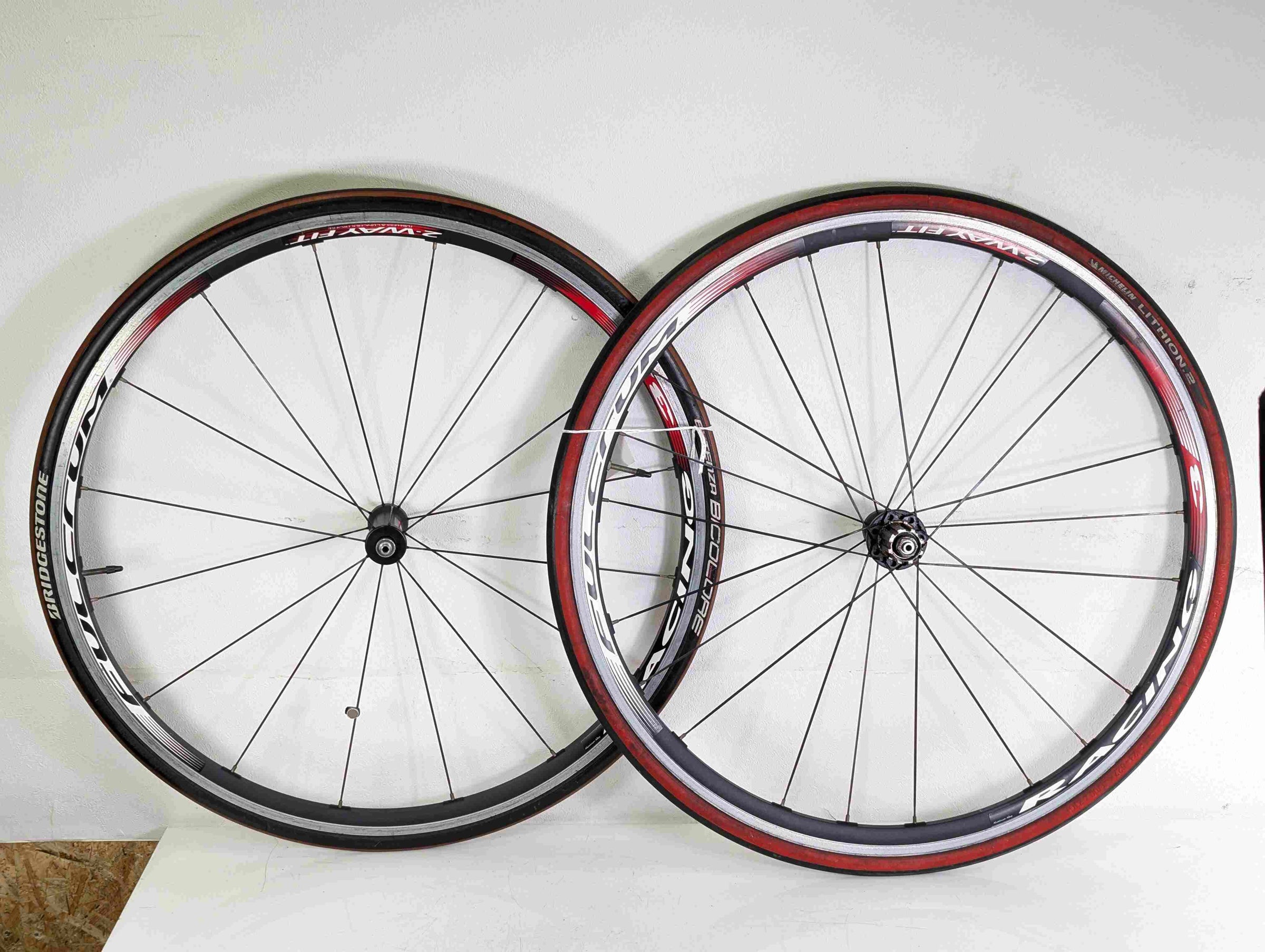 並品】Gioo F1 Pro 53-58 ウネウネリム クリンチャー 700c Shimano 11s